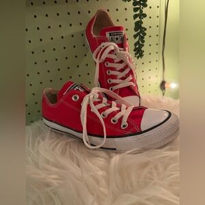 Converse size 7